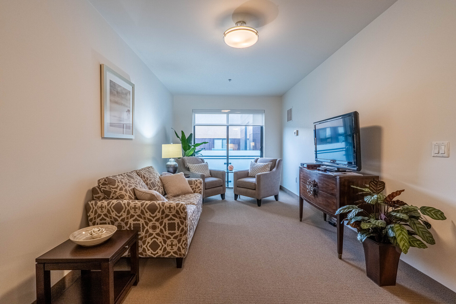 A living room for seniors living independently in a retirement home